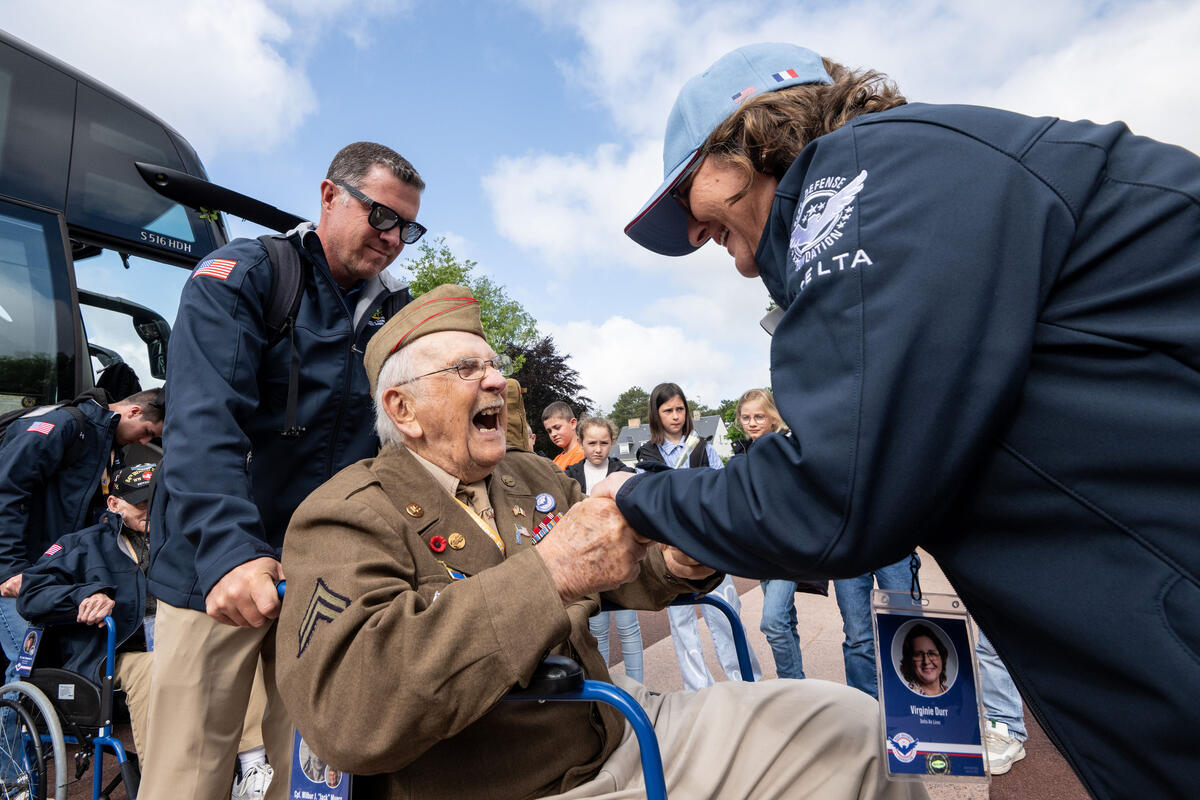 Delta Salutes WWII Vets with Normandy Flight, New Documentary